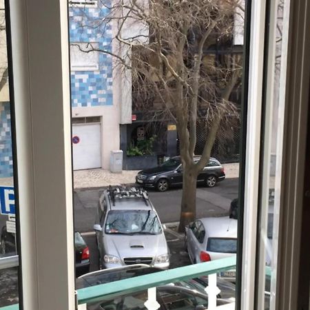 White And Grey Lisbon Apartment Luaran gambar